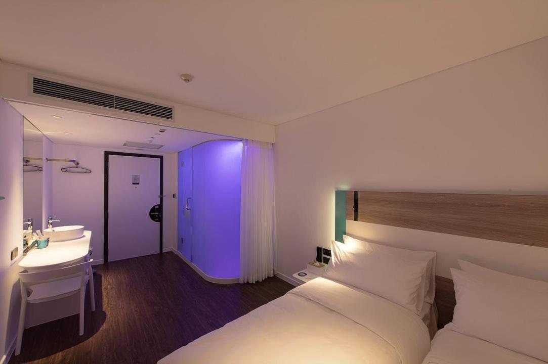 Tru By Hilton Hoa Binh City Centre Hòa Bình Екстериор снимка